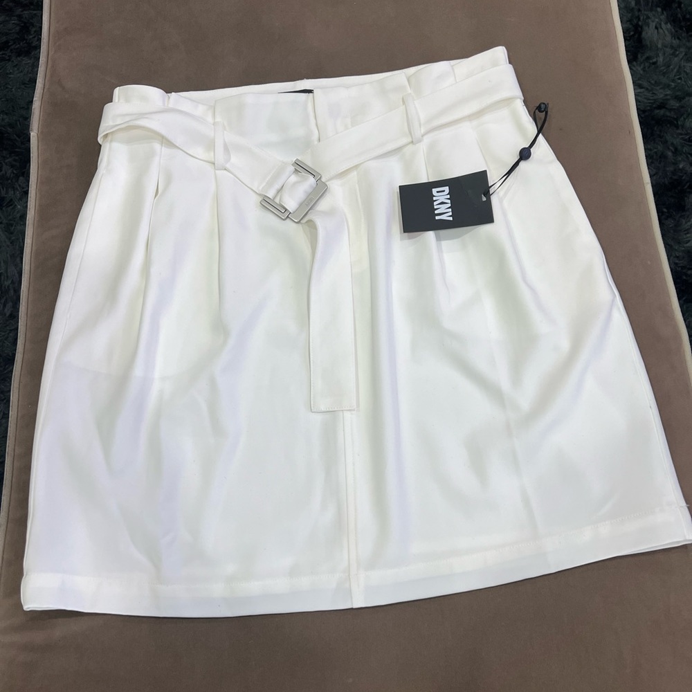 DKNY belted skirt w/pockets